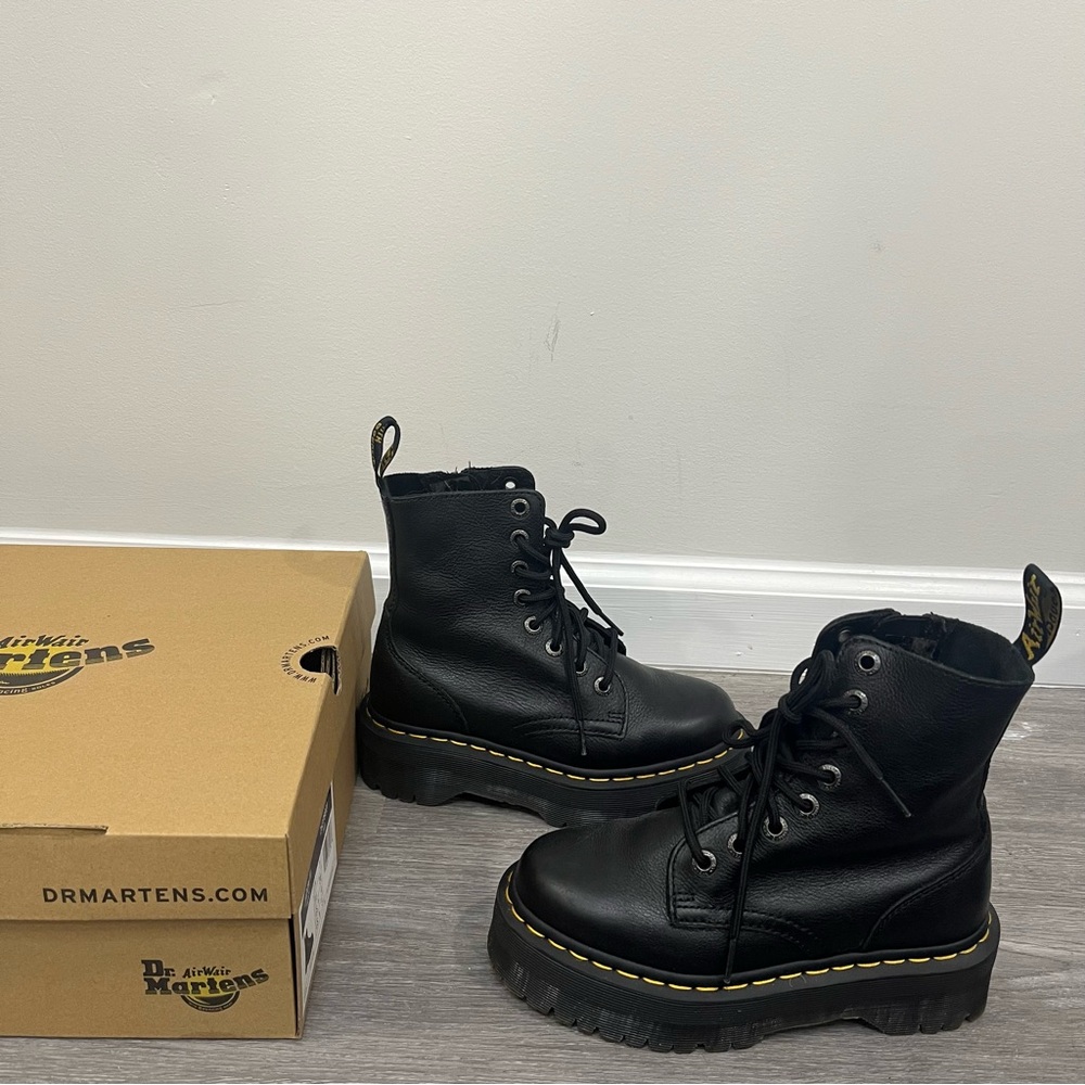 Dr. Martens Jadon Platform Leather Boots size 5